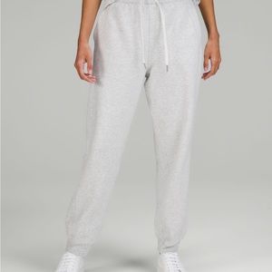 Lululemon scuba high rise relaxed jogger